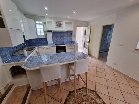 Martigues FERRIERES rare à la location appartement avec terrasse et jardin, 2 parking dans le jardin et un garage privatif, - Photo 3