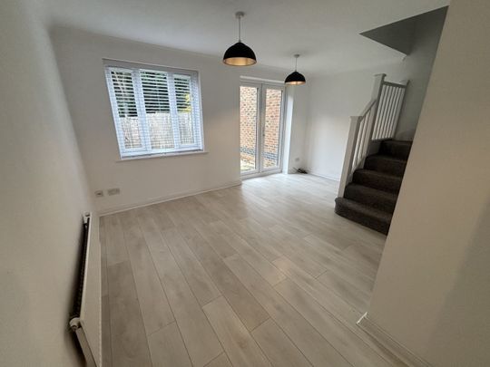 Fernihough Close, Weybridge - 2 bedrooms Property for lettings - Seymours - Photo 1