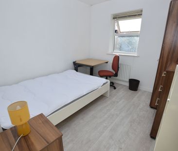 1 bedroom room to rent Lenz Close, Colchester, CO1 - Photo 3