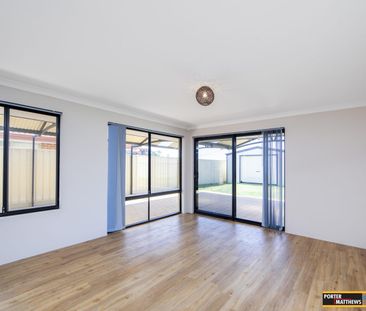 Immaculate 4 Bedroom, 2 Bathroom Family Home in a Quiet, Peaceful S... - Photo 5