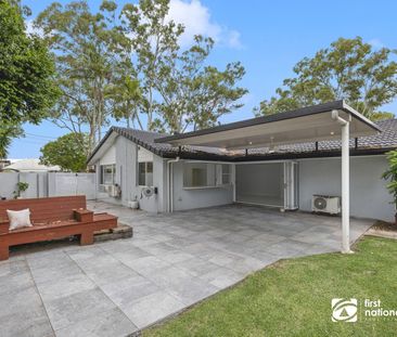 SPRAWLING SUPER IMPRESSIVE PROPERTY + GRANNY FLAT + POOL + ELECTRIC... - Photo 1