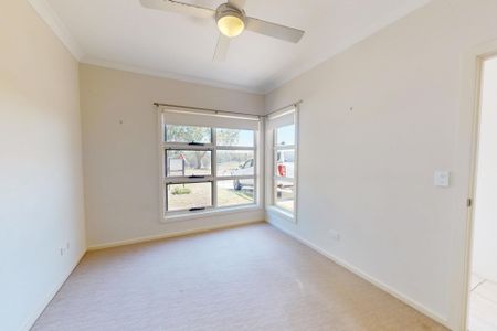 13C Wilton Drive, East Maitland NSW 2323 - Photo 2