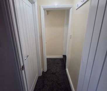 1 Bed Flat, Ashton Road, OL8 - Photo 1