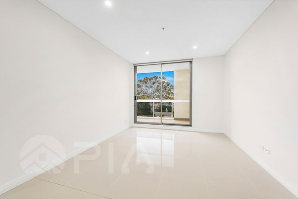 Nearly New 2 bedrooms luxury apartment - Photo 1