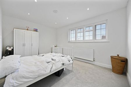 5 bedroom detached house to rent - Photo 3