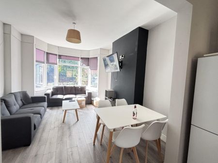 21 St Michaels Crescent, Leeds, LS6 3AL - Photo 3