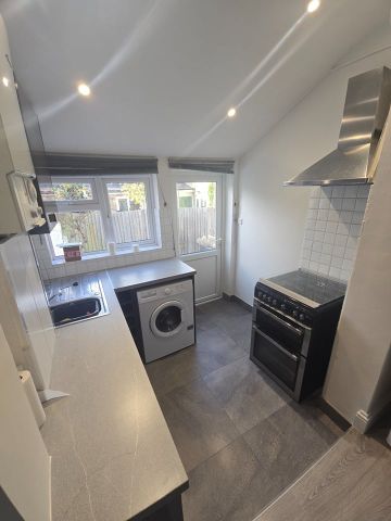 Studio Flat, Glendall Street, SW9 - Photo 4