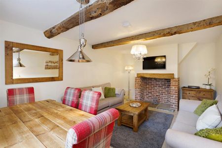 3 bedroom parking to rent - Photo 2