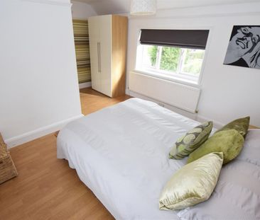 3 bedroom House To Let - Photo 3