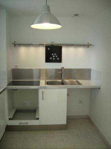 Location Appartement 2 pièces 43m² GRIMAUD 83310 - Photo 2