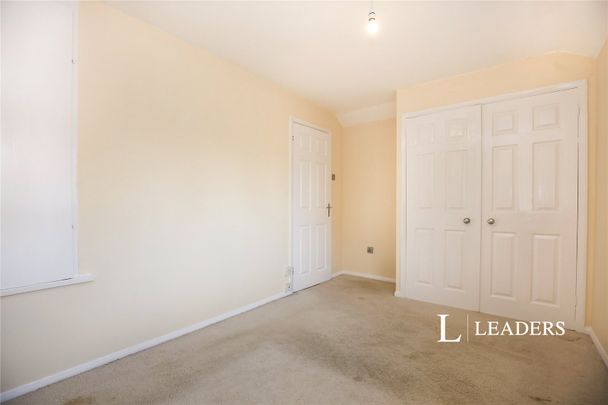 2 bedroom house to rent Hallam Close, Moulton, Northampton, NN3 - Photo 1