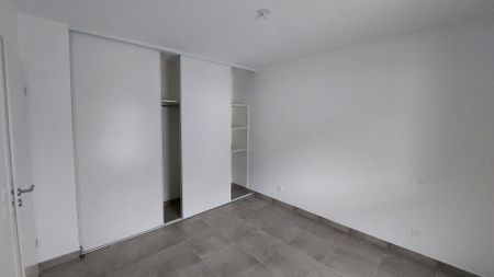 location Appartement T2 DE 43.76m² À CLUSES - Photo 3