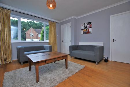 4 bedroom semi-detached house to rent - Photo 2