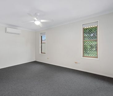 Family Home in a quiet cul-de-sac with a large backyard and pool! - Photo 5