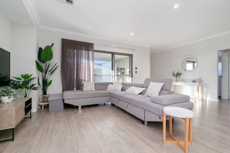 Amberton Estate Coastal Charm - Photo 3