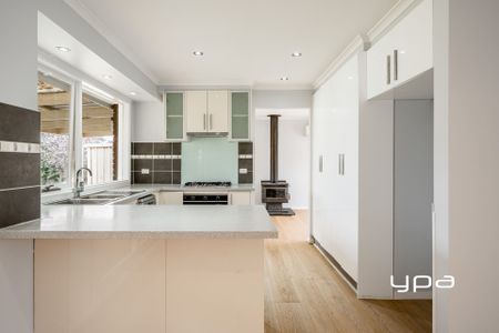 Court Living with Unbeatable Convenience - Photo 5