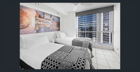 TOP FLOOR APARTMENT RIVER FRONT IN THE HEART OF SURFERS PARADISE - FURNISHED - Photo 5