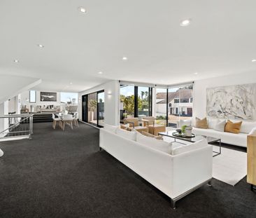 Costal Family Home With Top School Zone - Photo 4