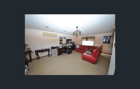 5br House for Lease - Available from 4 December 2025 - Photo 3