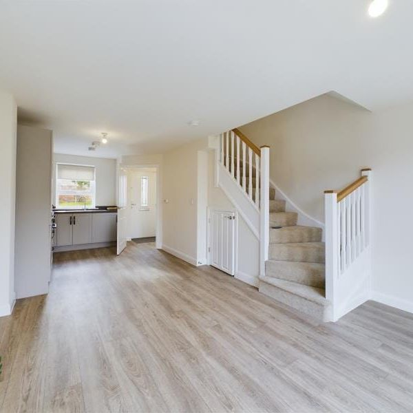 Embling Way, Winnycroft - Photo 1