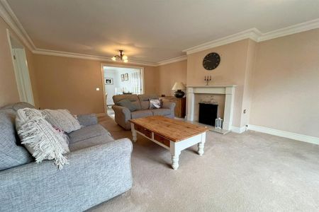 3 bedroom terraced house to rent - Photo 2