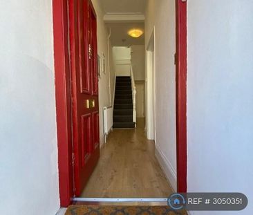 1 bedroom in a house share to rent - Photo 6