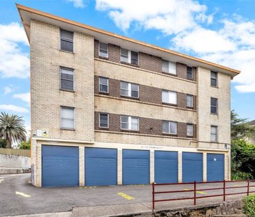 One bedroom unit close to everything you need! - Photo 3