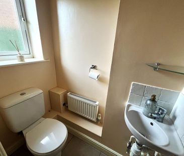 3 bedroom terraced house to rent - Photo 5