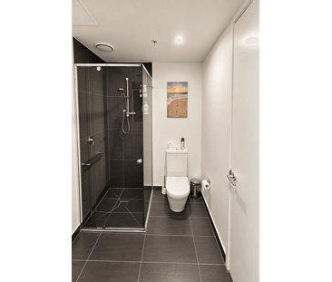 Perfect Location! - Photo 6