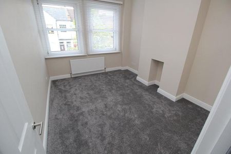 2 bedroom maisonette to rent - Photo 4