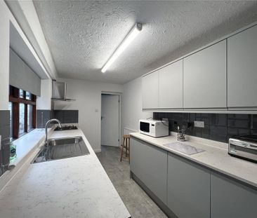 4 bedroom terraced house to rent - Photo 4