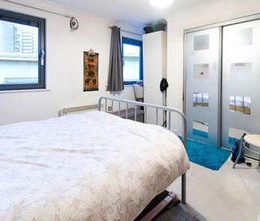 The Green Apartments, Broadway Plaza, B16 - Photo 2