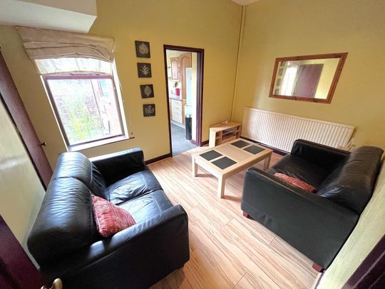 4 bedroom terraced house to rent - Photo 1