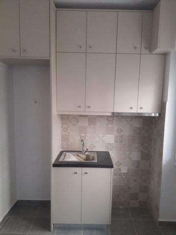 Studio/Γκαρσονιέρα για ενοικίαση Λαμπρινή (Γαλάτσι) - Φωτογραφία 4