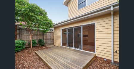 Modern Comfort and Convenience in the Heart of Blackburn - Photo 5