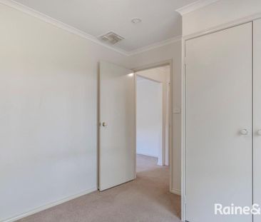 Charming 3-Bedroom Family Home in Prime Location - Photo 3