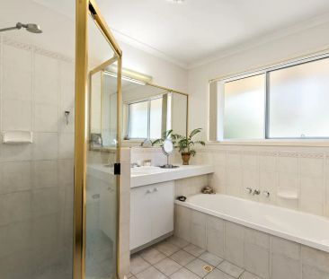 “Spacious well-maintained family home in Pullenvalle” - Photo 3