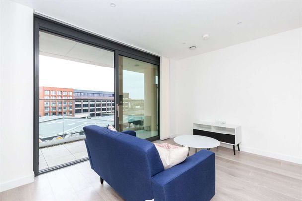 Excellent studio apartment set on the fourth floor of this modern development in Finsbury Park. - Photo 1
