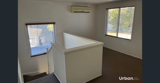 Four Bedroom Large Family Home! - Photo 1