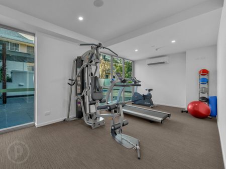 2B 2B + STUDY - TOP FLOOR APARTMENT - FULLY FURNISHED - Photo 4