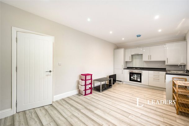 1 bedroom apartment to rent 15 Yarborough Road, Southsea, PO5 - Photo 1