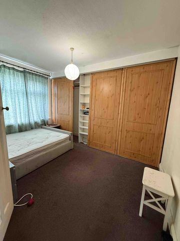 One Bedroom Maisonette Property for let in Harrow - Photo 4