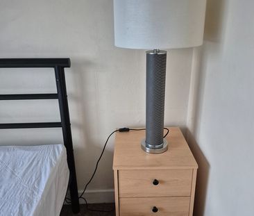 Room in a Shared House, Knepp Close, BN2 - Photo 6