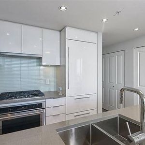 Burnaby Metrotown highrise apartment 2 bed 2 bath for rent - Photo 2