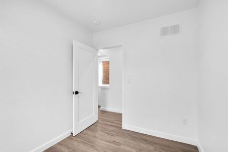 For Lease - 103 Kenilworth Avenue, Hamilton, Ontario - Photo 4