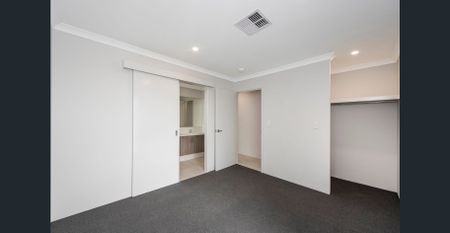 Brand New, Light & Modern Dual-Entry Living - Photo 4