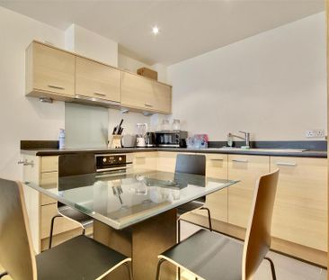2 bedroom flat to rent - Photo 6