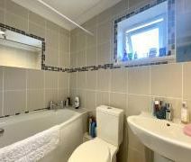3 bedroom detached house to rent - Photo 2
