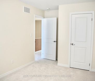 Townhouse For Lease | E8134042 - Photo 6