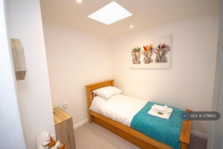 2 bedroom flat to rent - Photo 3